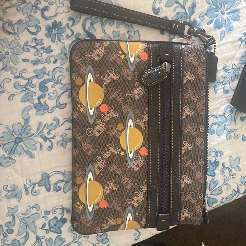 Wristlet coach new